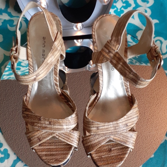 ANN MARINO - Strapped Cork Tan & Dark Brown Heels - Picture 2 of 8